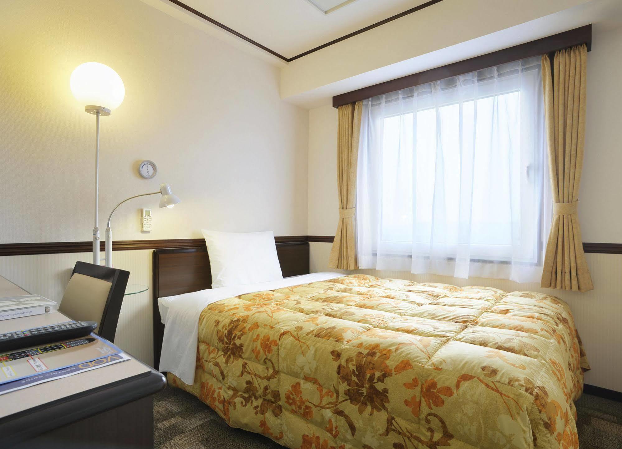 Toyoko Inn Shin-Yamaguchi-Eki Shinkansen-Guchi Экстерьер фото