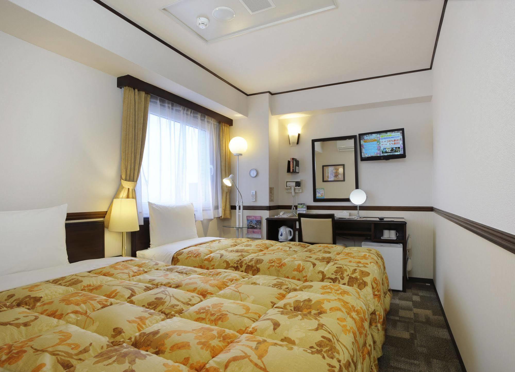 Toyoko Inn Shin-Yamaguchi-Eki Shinkansen-Guchi Экстерьер фото