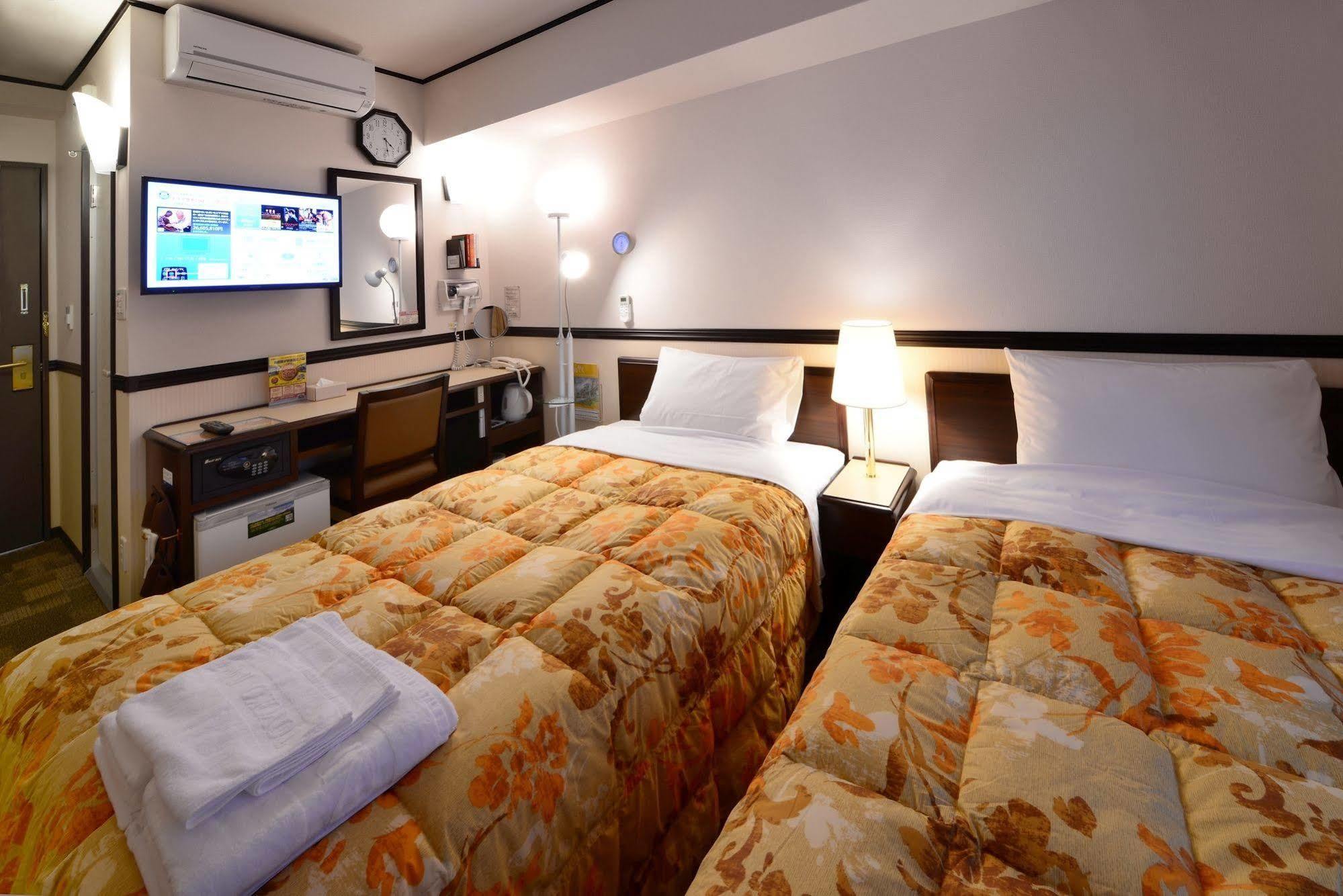 Toyoko Inn Shin-Yamaguchi-Eki Shinkansen-Guchi Экстерьер фото